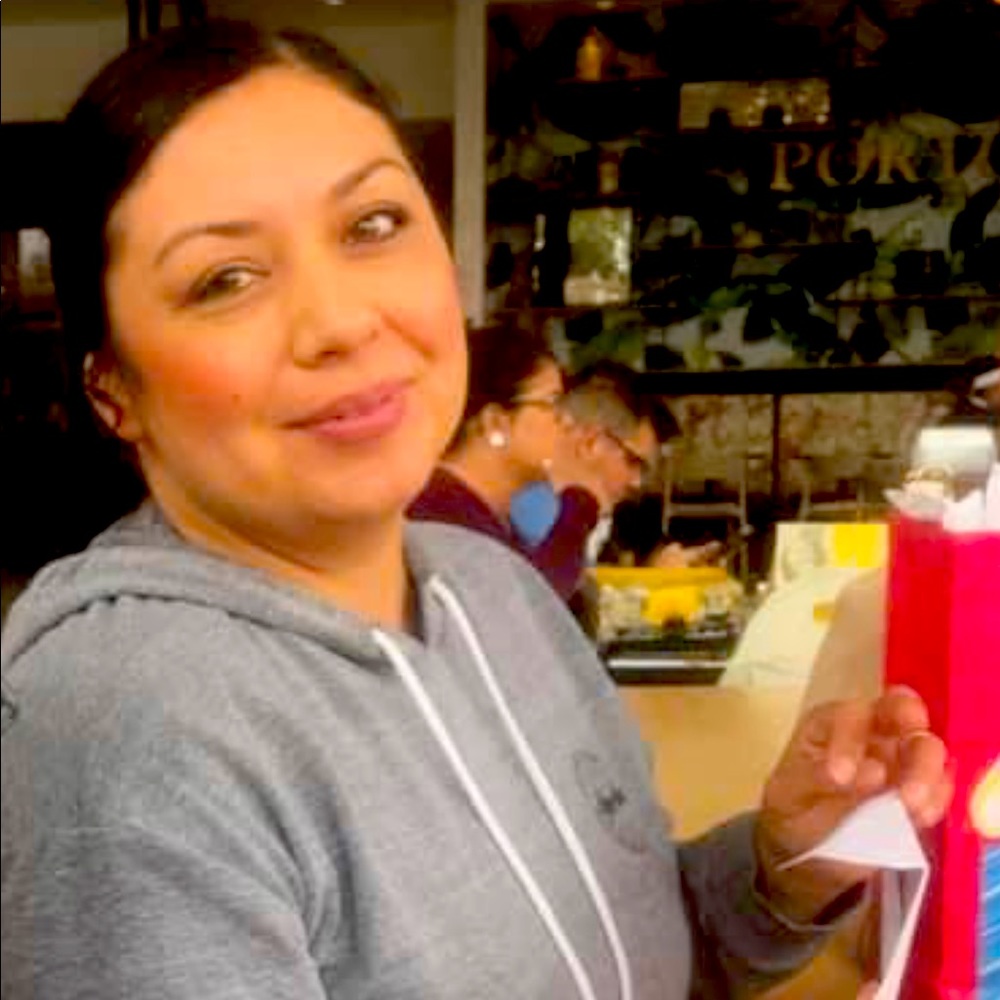 Meet your Posher, Roxanne